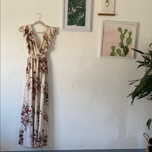 Sleeveless summer maxi dress.